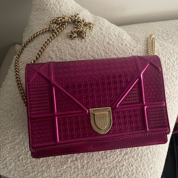 COPY - Christian Dior WOC Metallic Pink - Picture 2 of 7